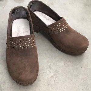 EUC Brown Dansko Mavis Clogs (size 37)